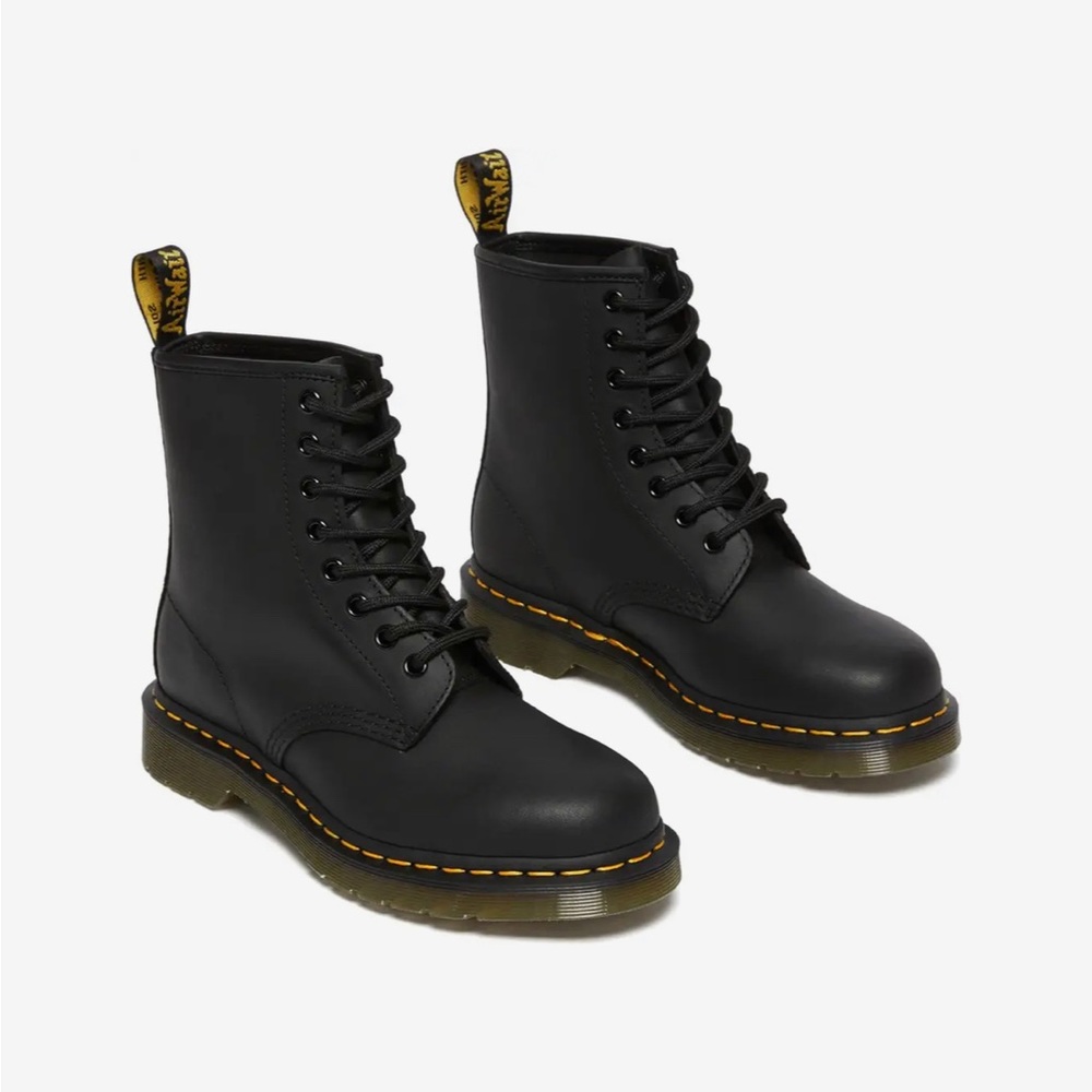 Women’s Doc Martens 1460 LIKE NEW Size 6.
